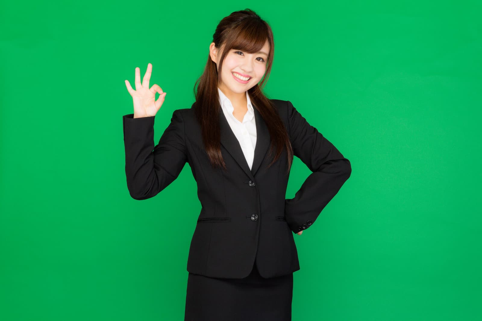 グリーンバック vs. NVIDIA Broadcast｜配信背景透過の最適解は？